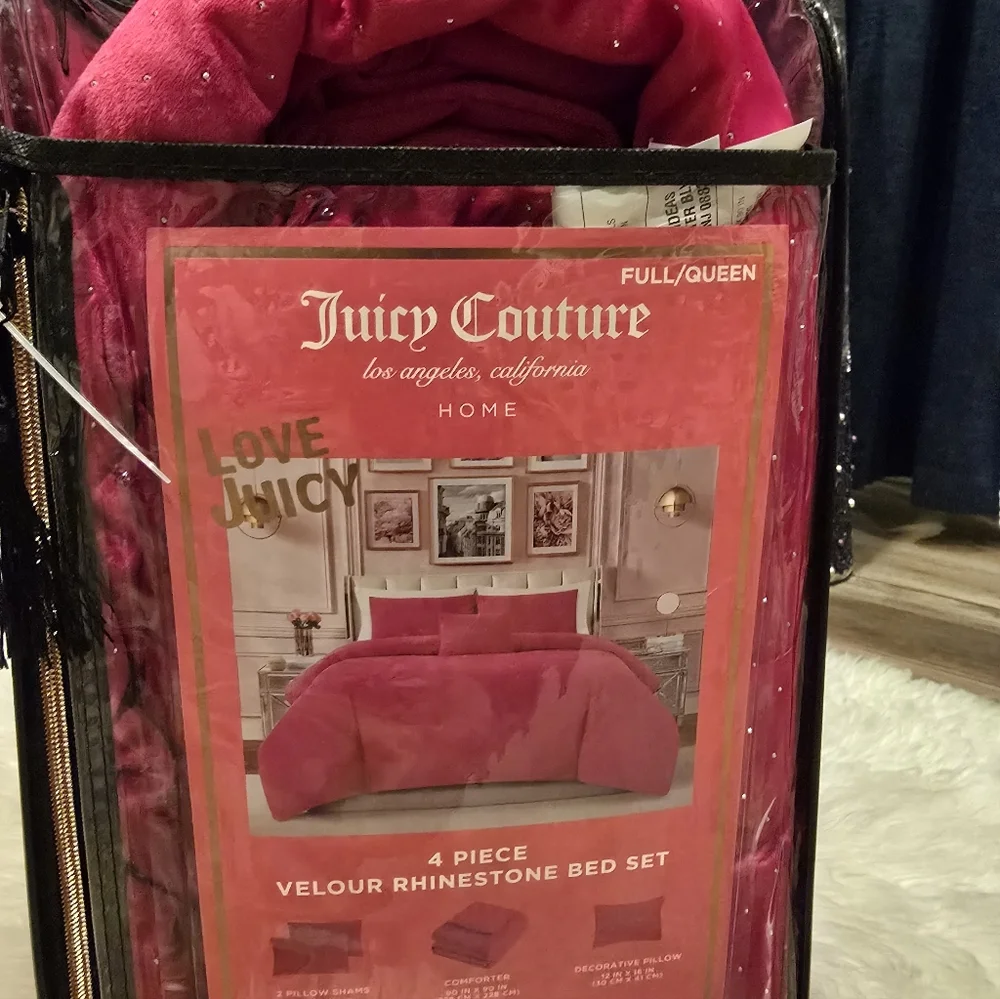 Juicy Couture Full/Queen  4piece velour rhinestone hot pink bed set new